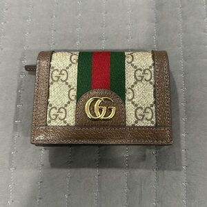 Gucci card case wallet in excellent condition.